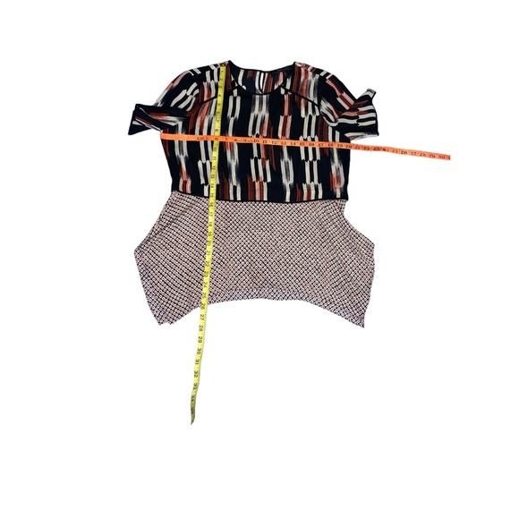 BCBG MAXAZIA Sz Medium Two Print Fabric Black Cream Red Short Sleeve Top - Picture 6 of 6